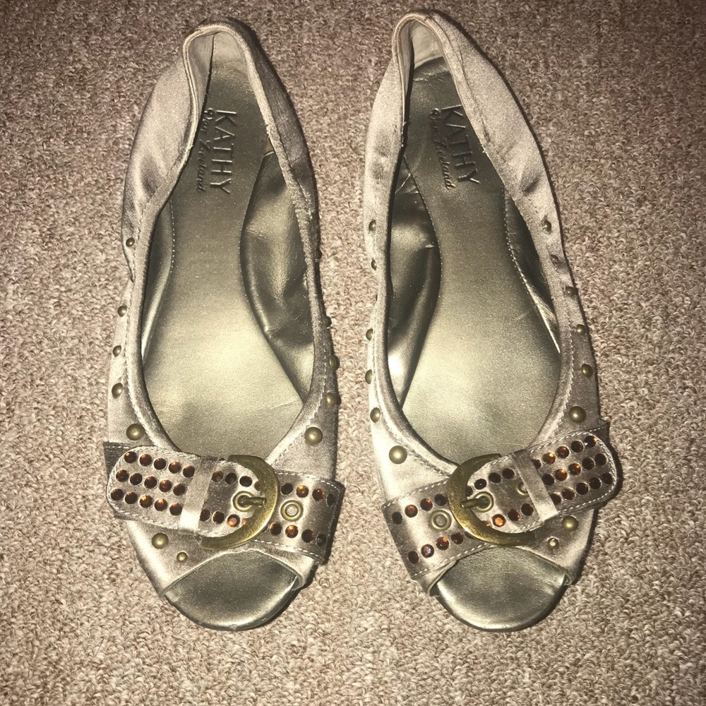 Kathy Van Zeeland peep toe flats